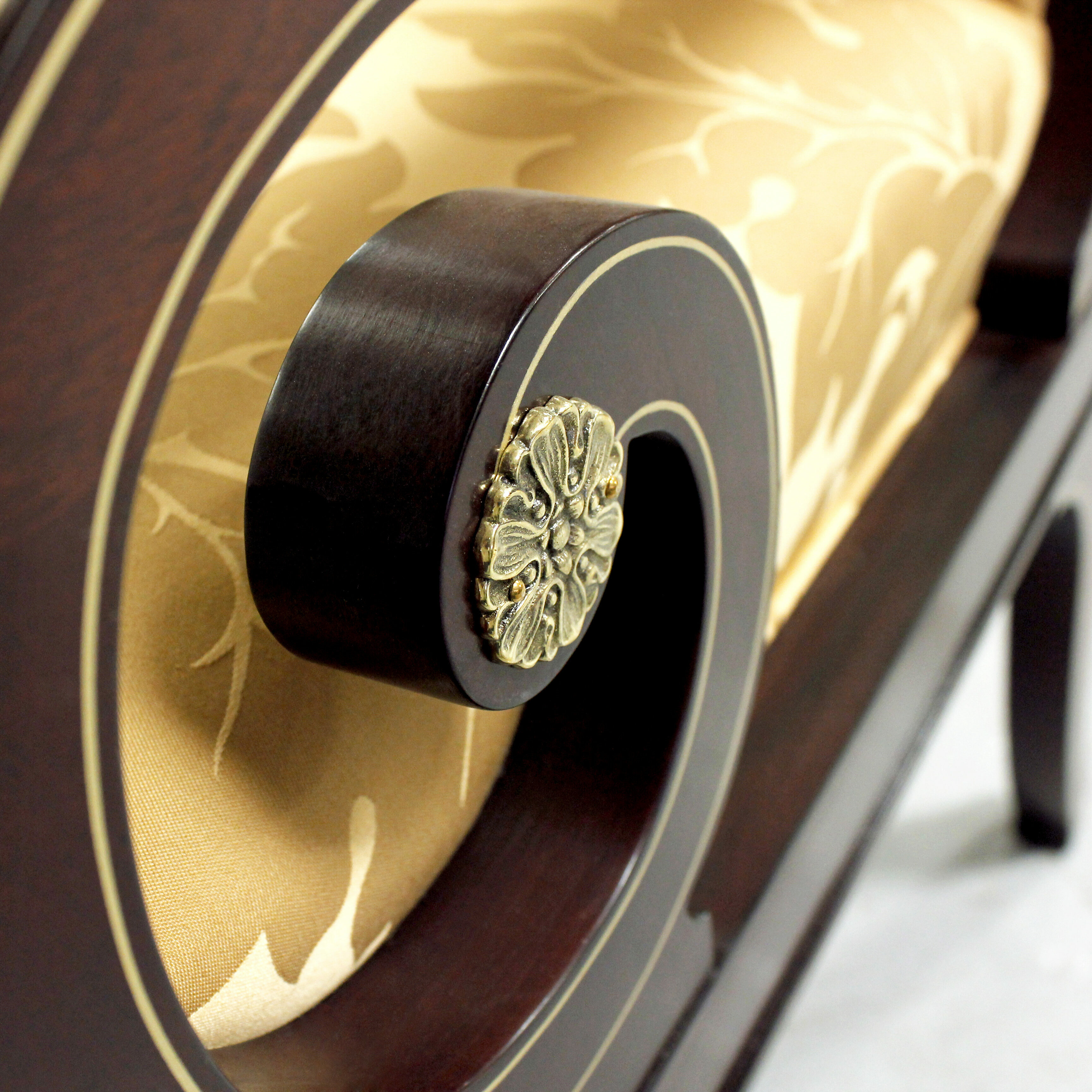 352 Scroll Arm Detail