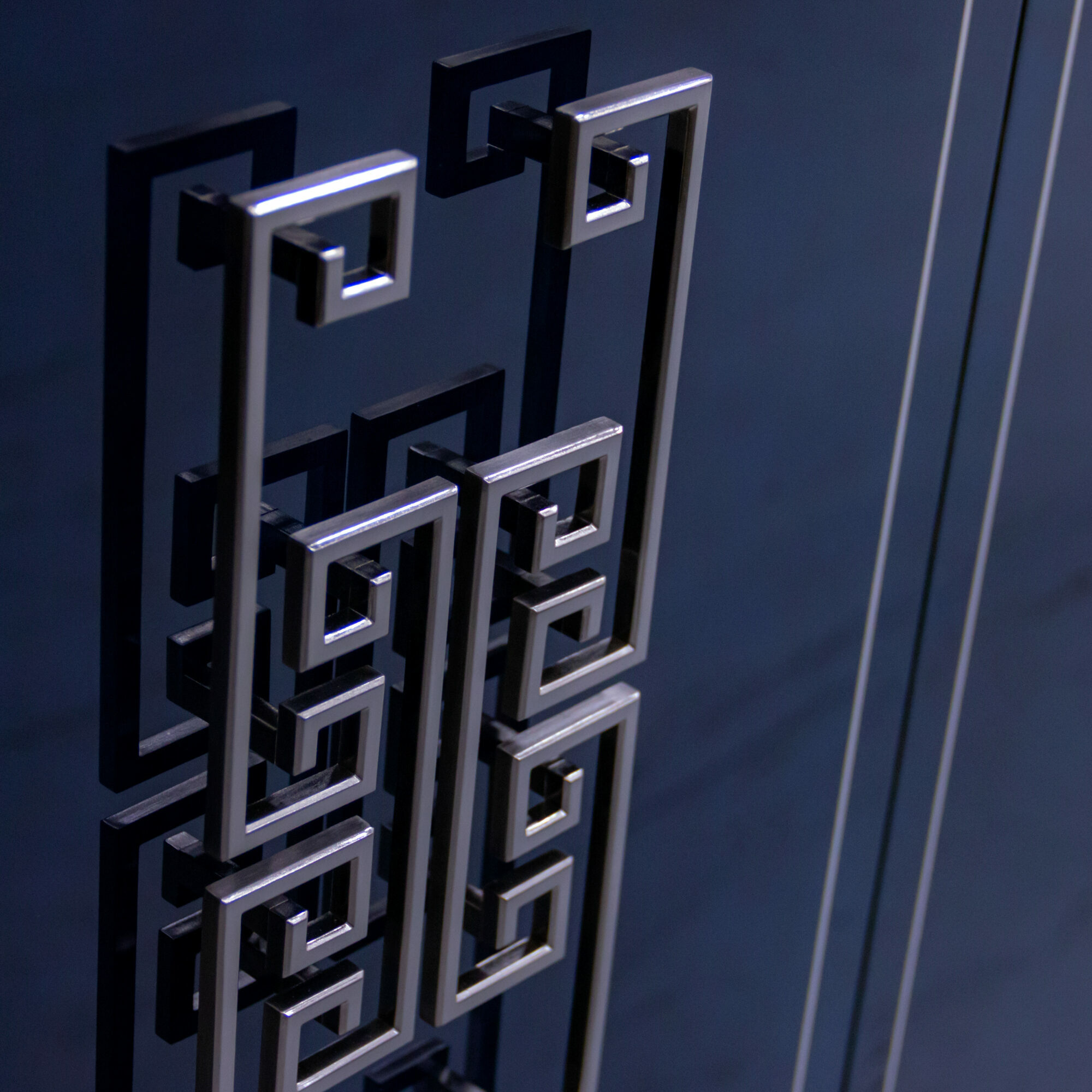 68 1 DR22 BC1 A wolverine putty customplinth greekkeynickel 2 Detail