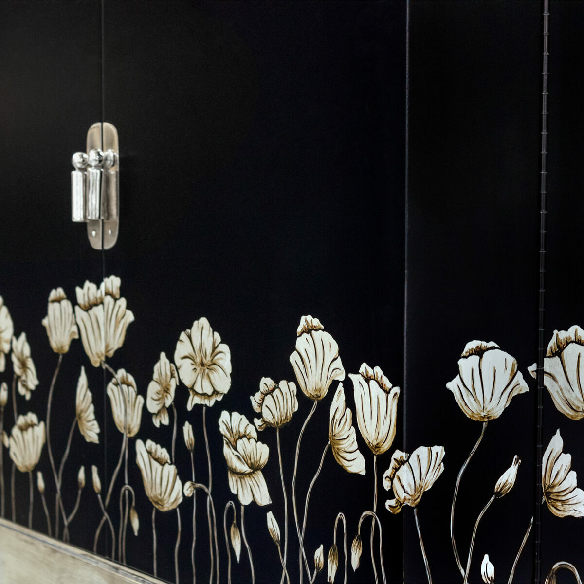 71 832 Custom Decoration2 Detail