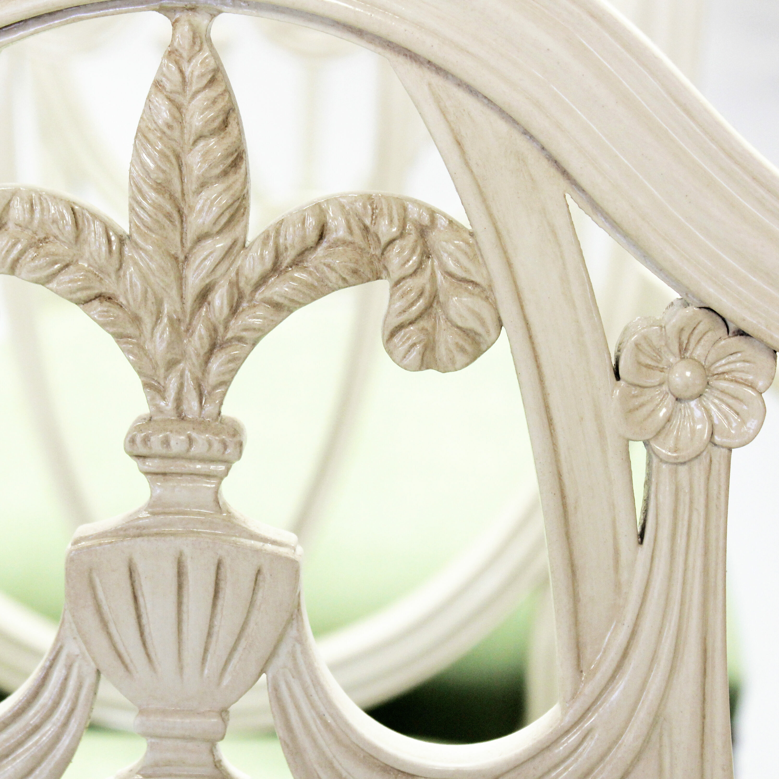 76 082 Brushed Cream Detail