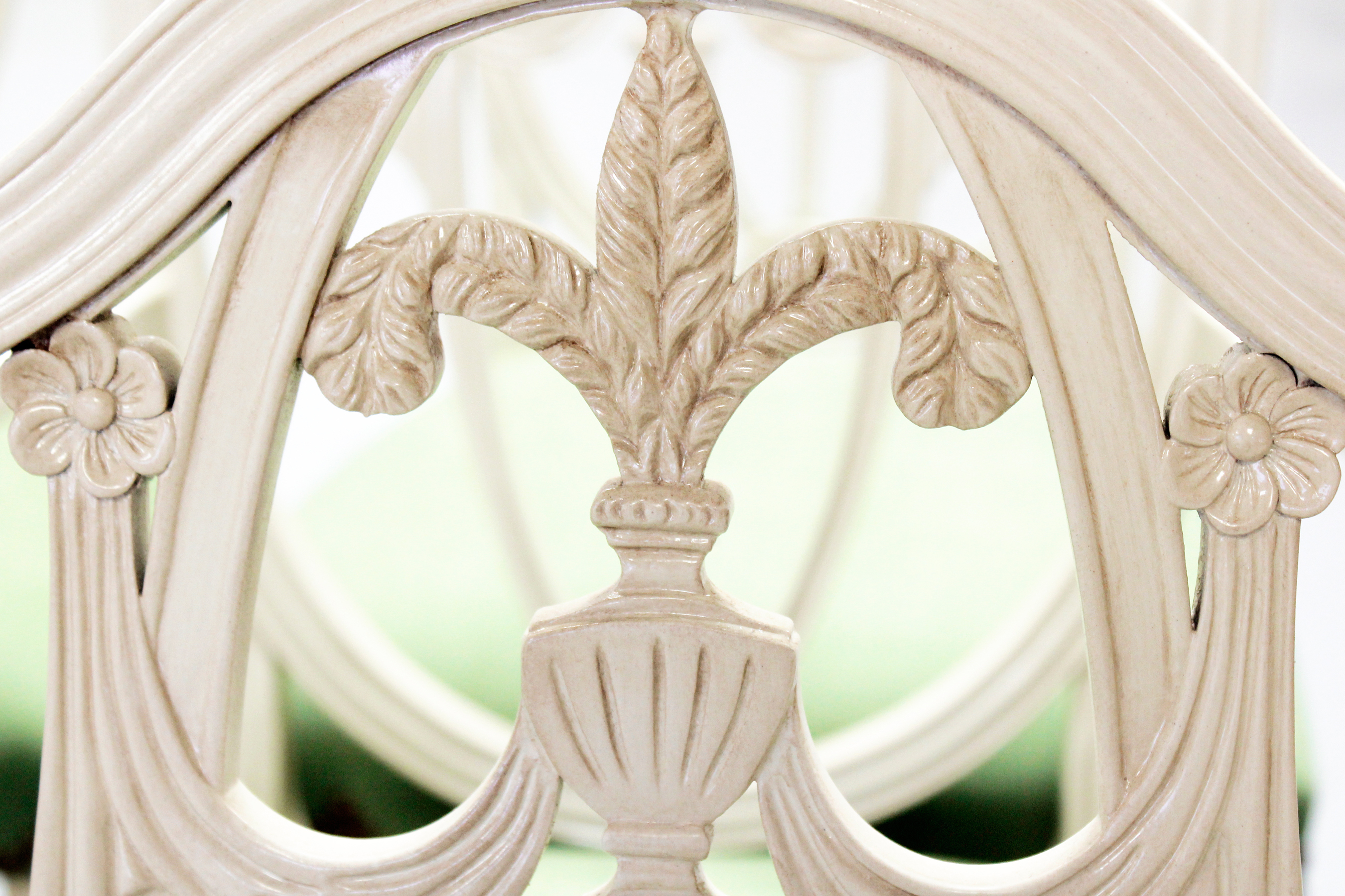 76 082 Brushed Cream Shield Detail