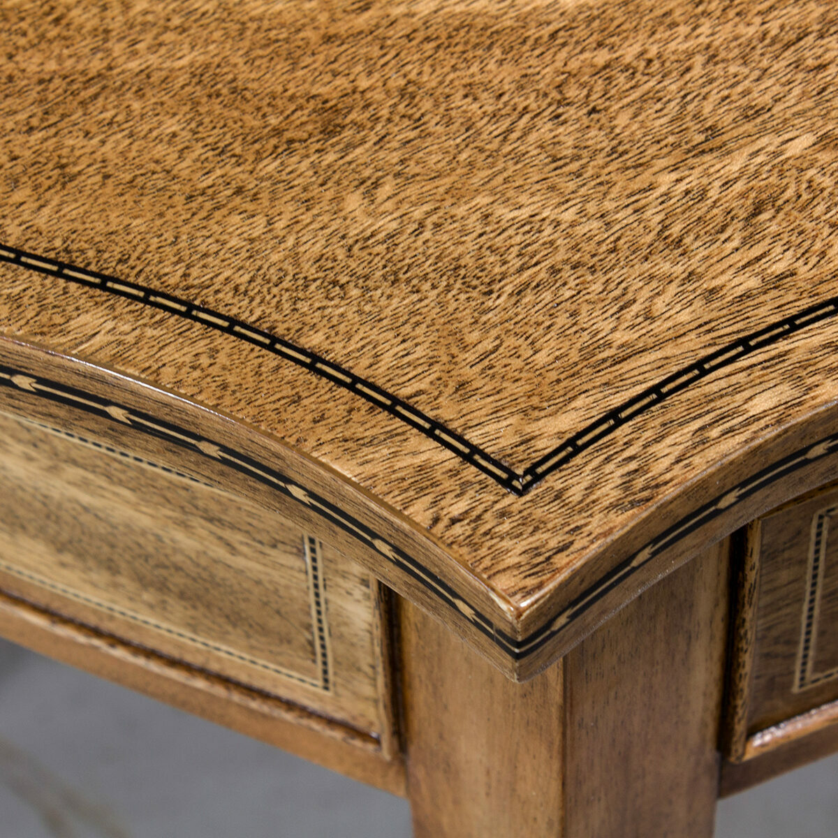 83 811 Custom Finish Detail