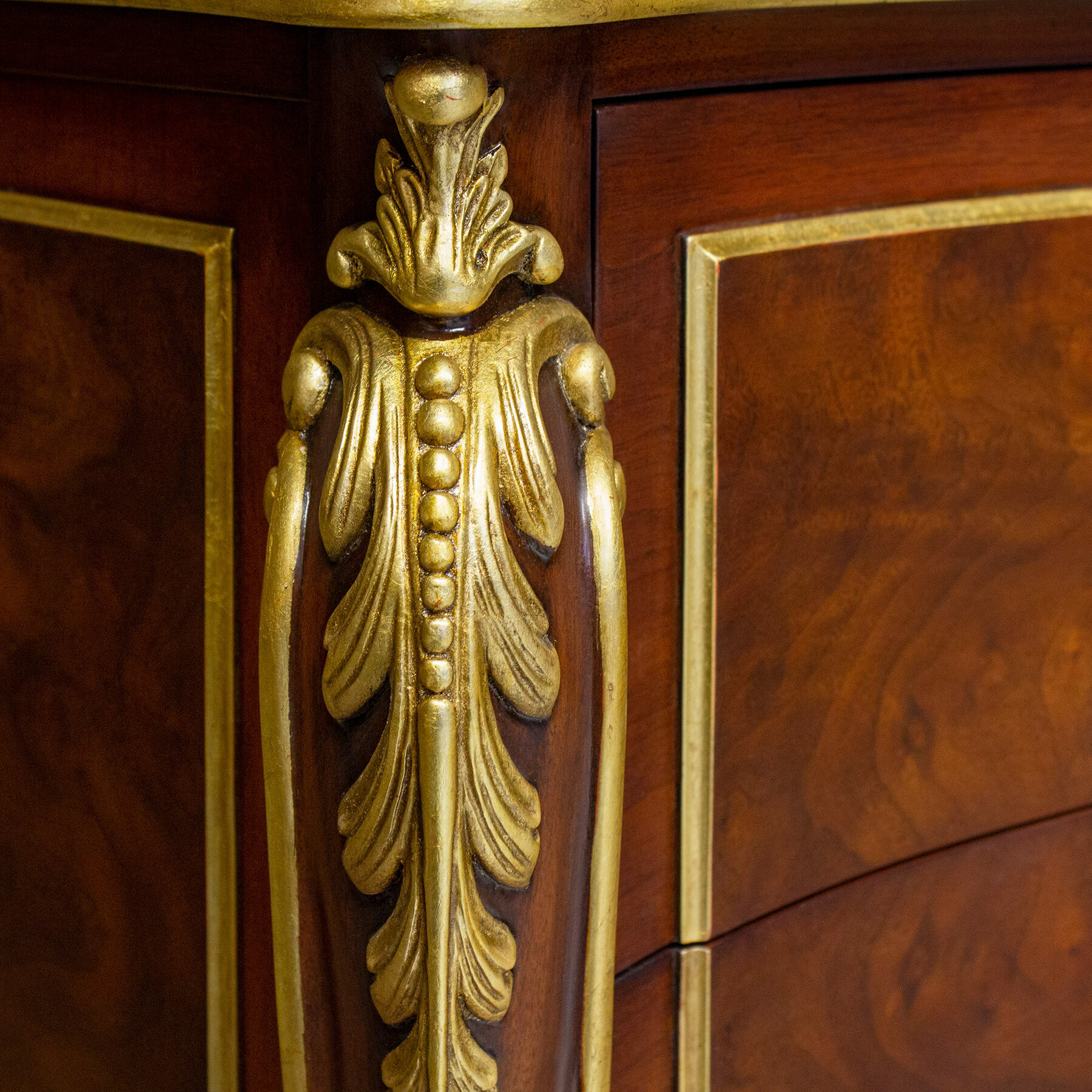 K709 Roux Antique Gold Leaf 04 Detail