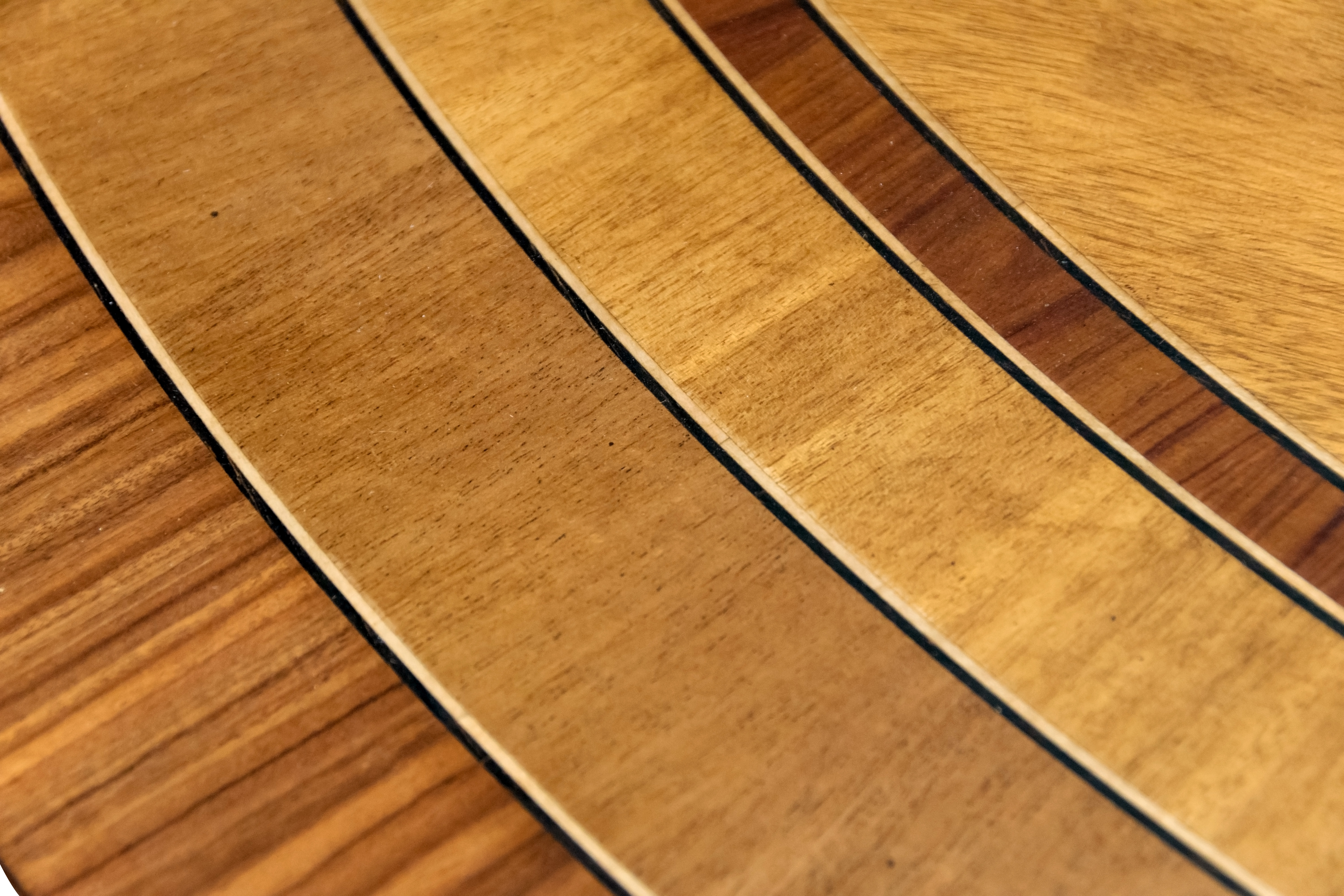 Regency Round Dining Table No Leaves Medium Contrast on Border Inlays 2 Detail