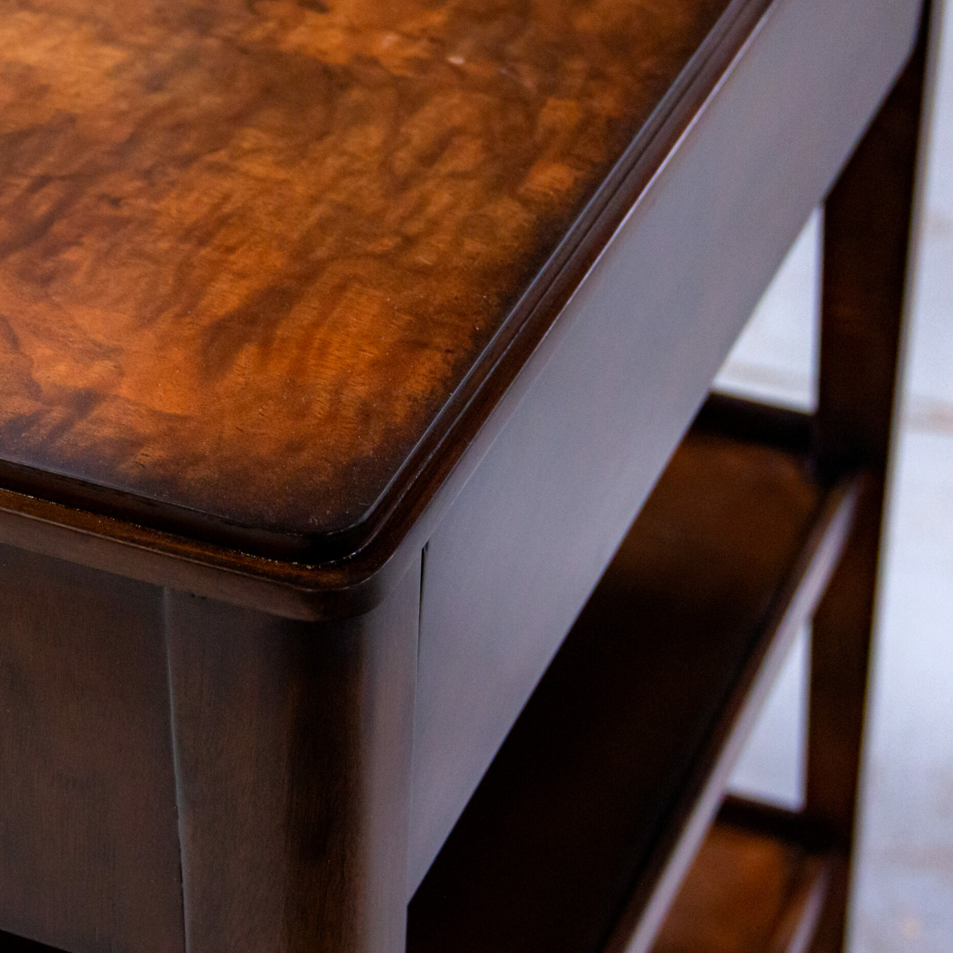 C2004 703 W avellino740 2 Detail