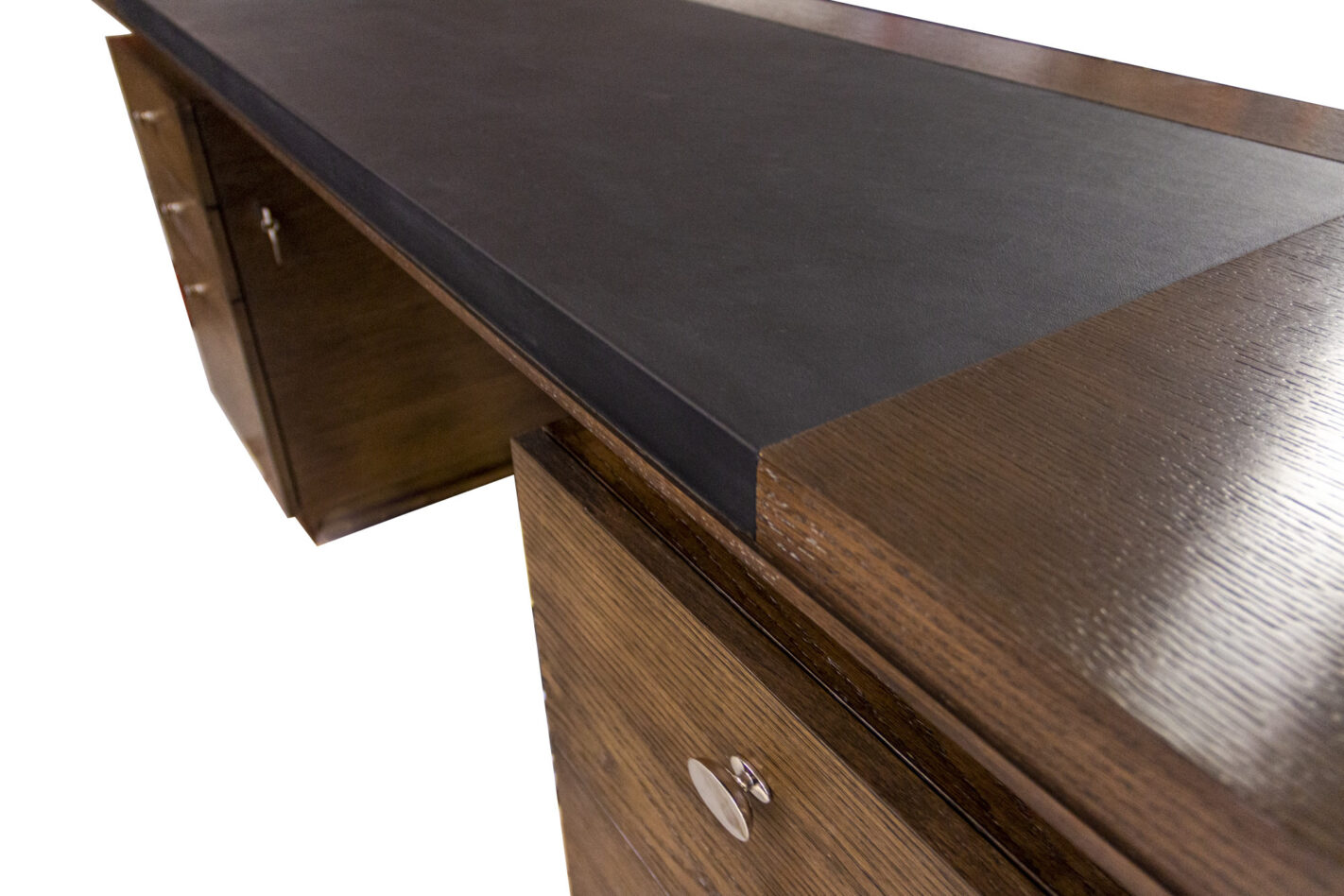 C603 9242 L E detail2 copy