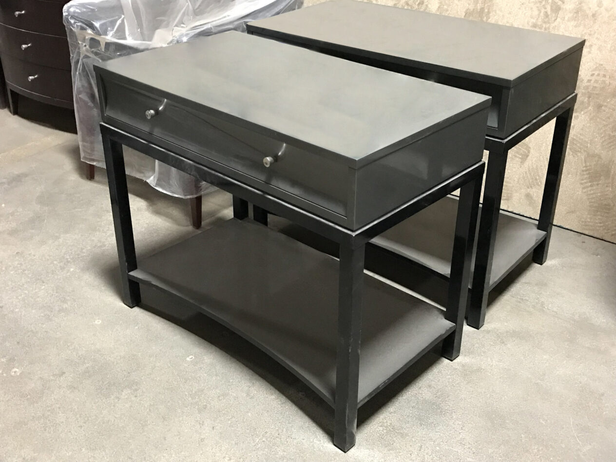 Fg 2004 037 Nigelsidetable